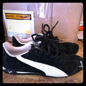 Women’s Puma tennis sneakers Size 6